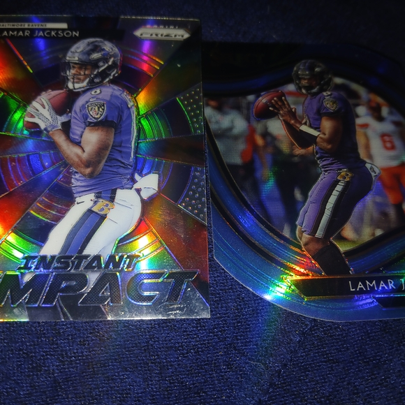 Rookie Threads Football Card - Picture 2 of 7